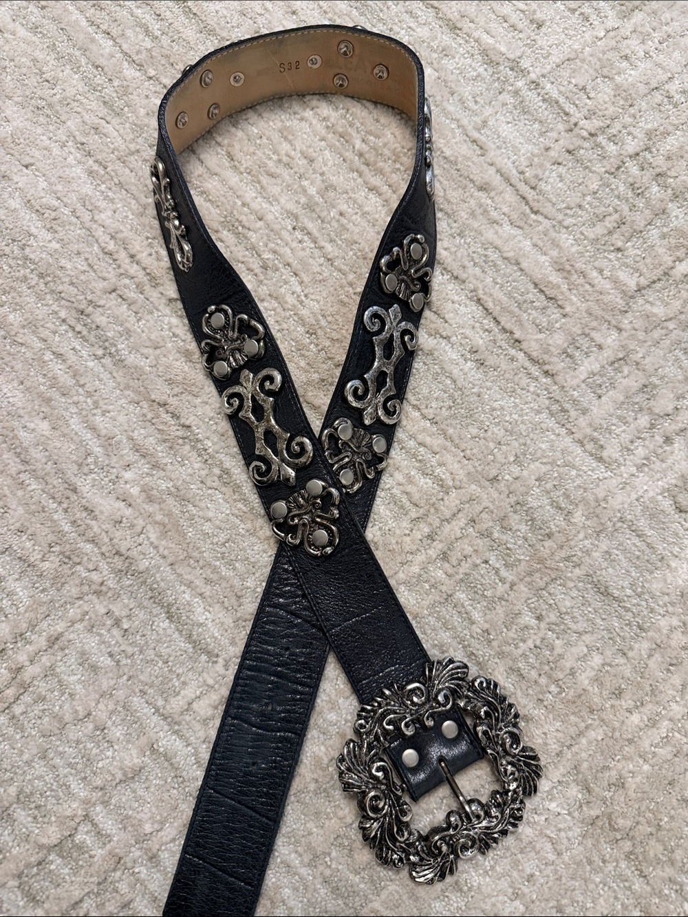 Black Floral Metal Accent Leather Waist Belt